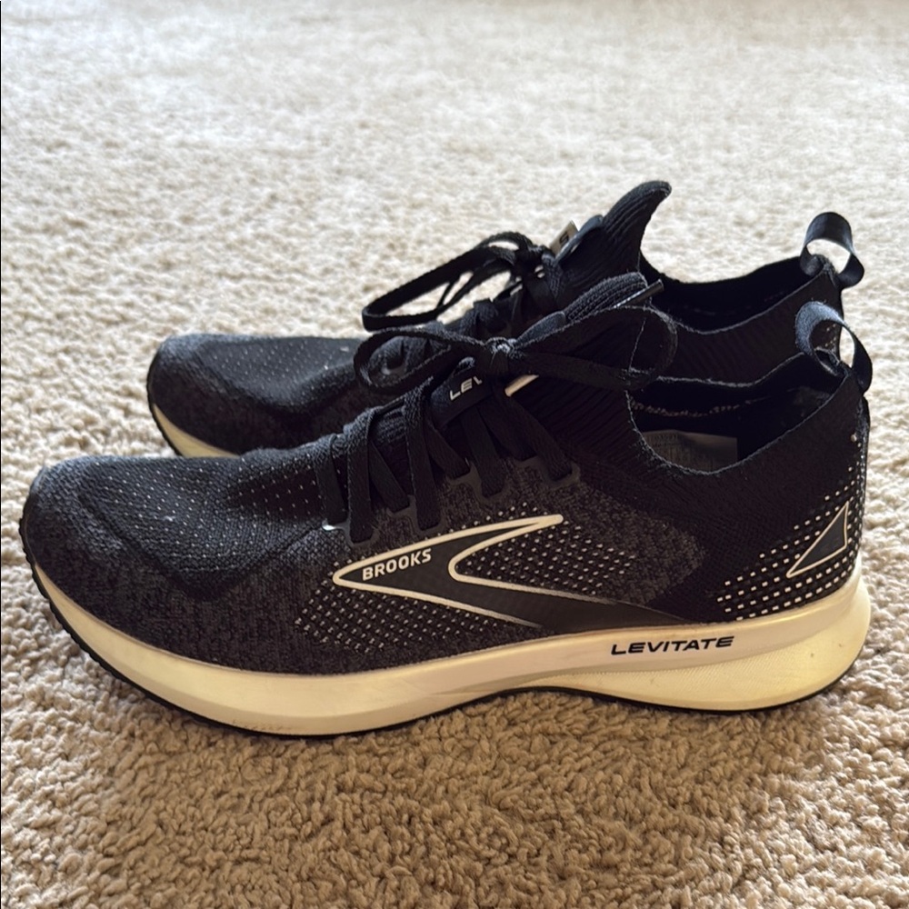 Women’s Brooks Levitate Black Running Shoes